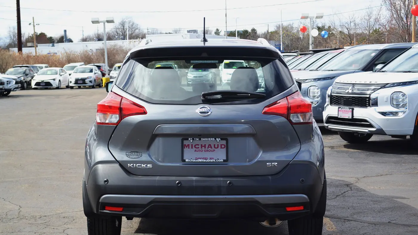 2020 Nissan Kicks SR
