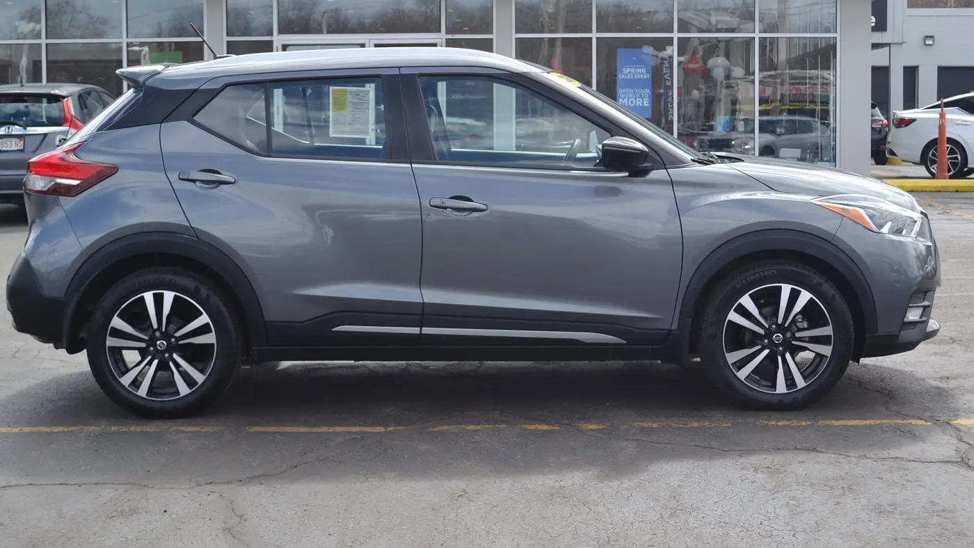 2020 Nissan Kicks SR