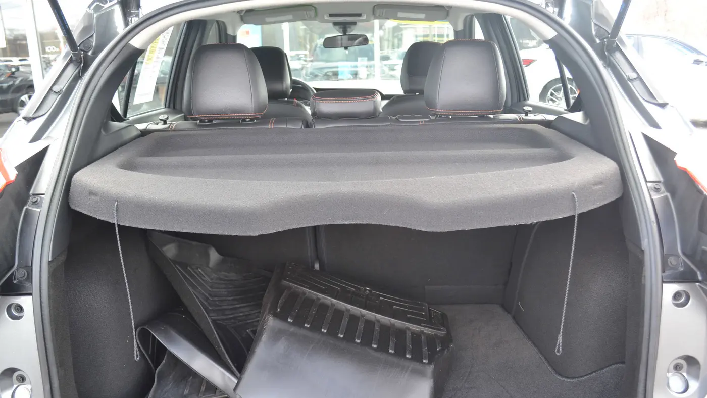 2020 Nissan Kicks SR