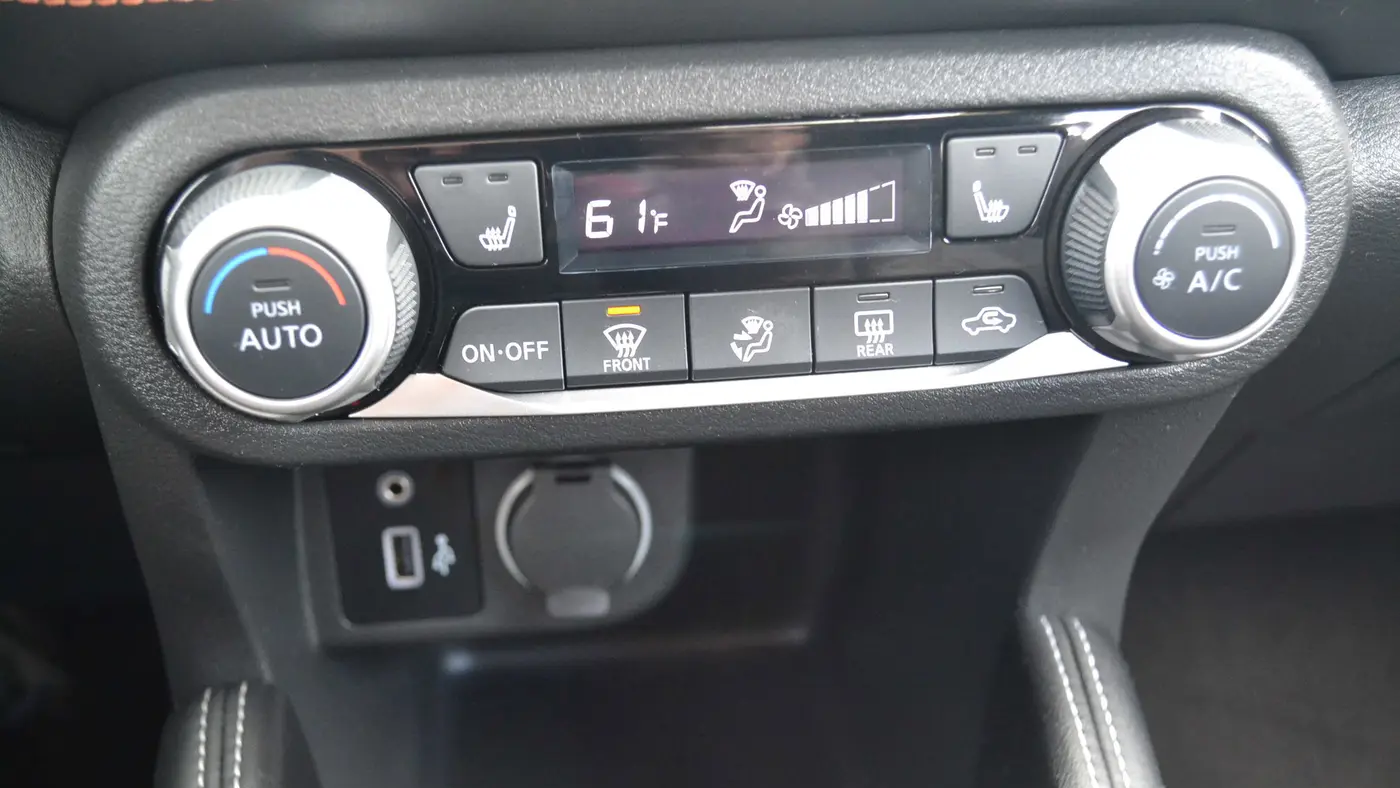 2020 Nissan Kicks SR