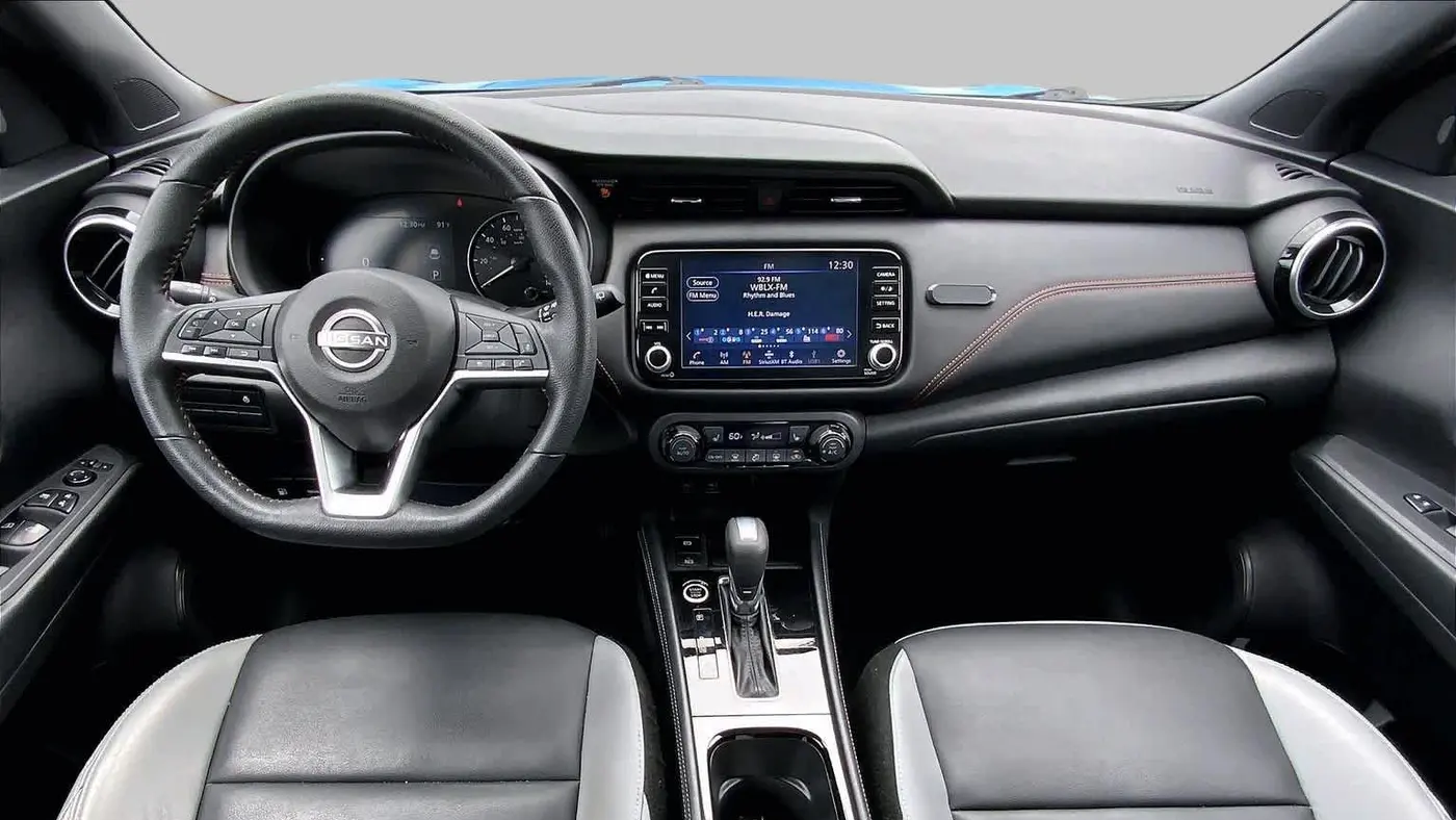 2022 Nissan Kicks SR