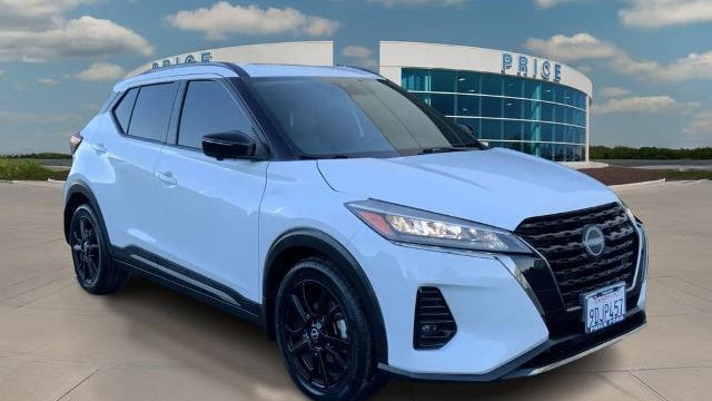 2023 Nissan Kicks SR
