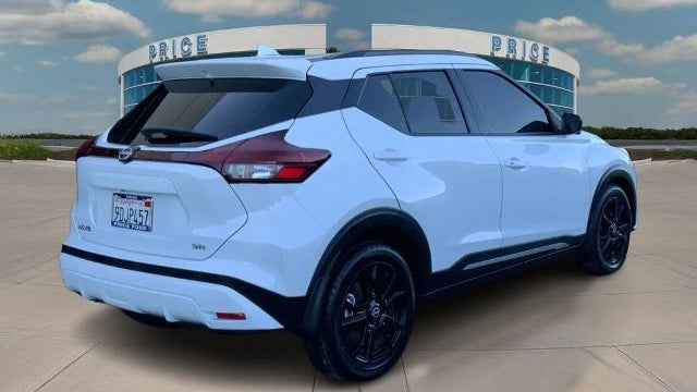 2023 Nissan Kicks SR