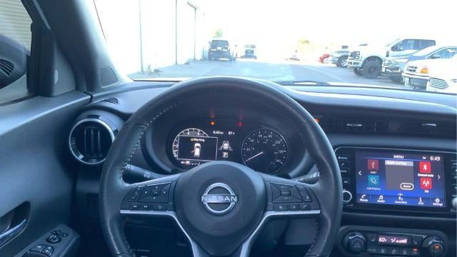 2023 Nissan Kicks SR