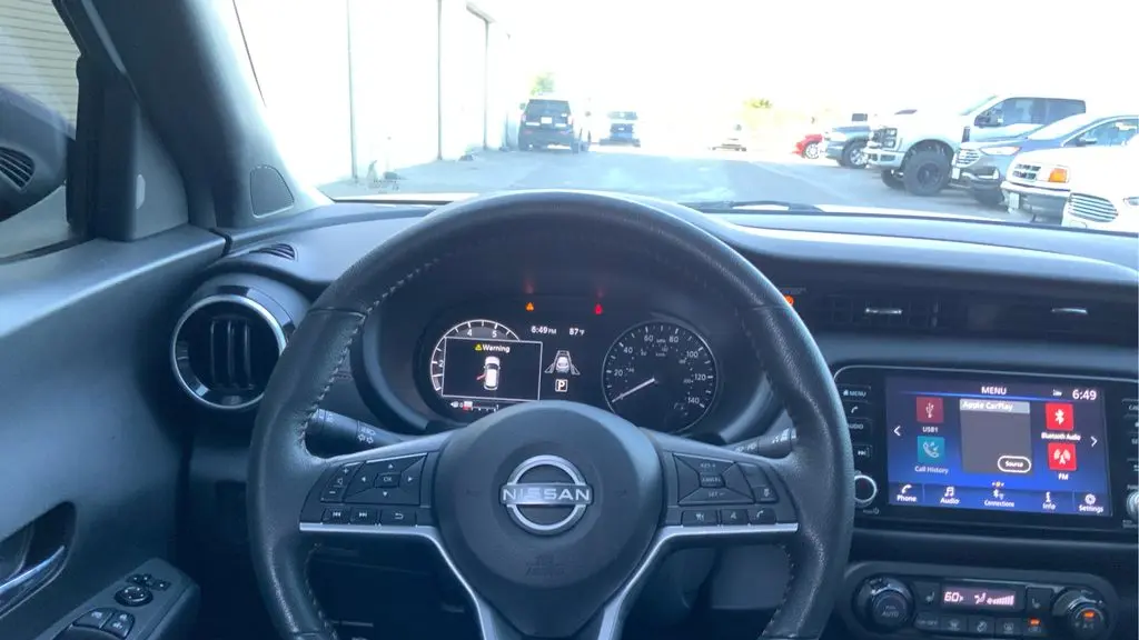 2023 Nissan Kicks SR