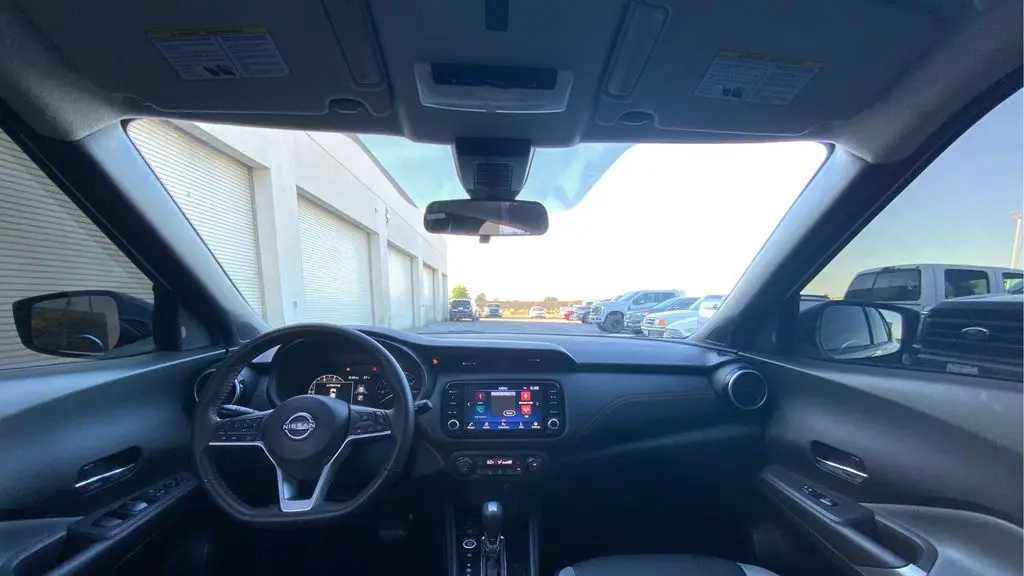 2023 Nissan Kicks SR