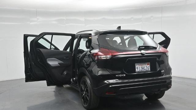 2023 Nissan Kicks SR