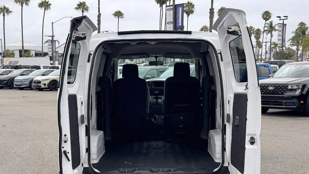 2021 Nissan NV200 S