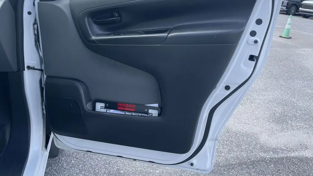 2021 Nissan NV200 S