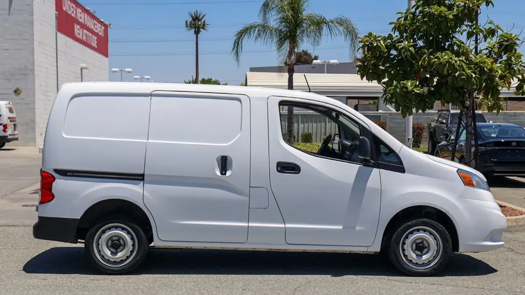 2021 Nissan NV200 S