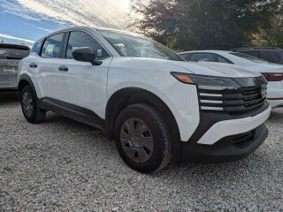 2025 Nissan Kicks with Fresh Powder Exterior