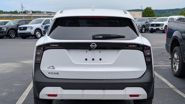 2025 Nissan Kicks S