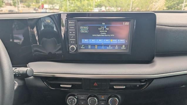 2025 Nissan Kicks S