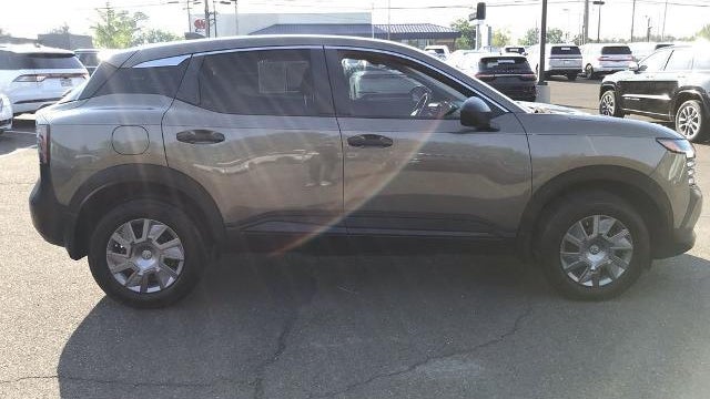 2025 Nissan Kicks S