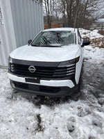 2025 Kicks Thumbnail 5