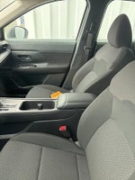 2025 Kicks Thumbnail 8