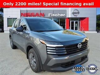 2025 Nissan Kicks with Gun Metallic Exterior