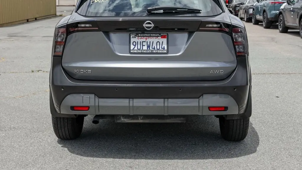 2025 Nissan Kicks S