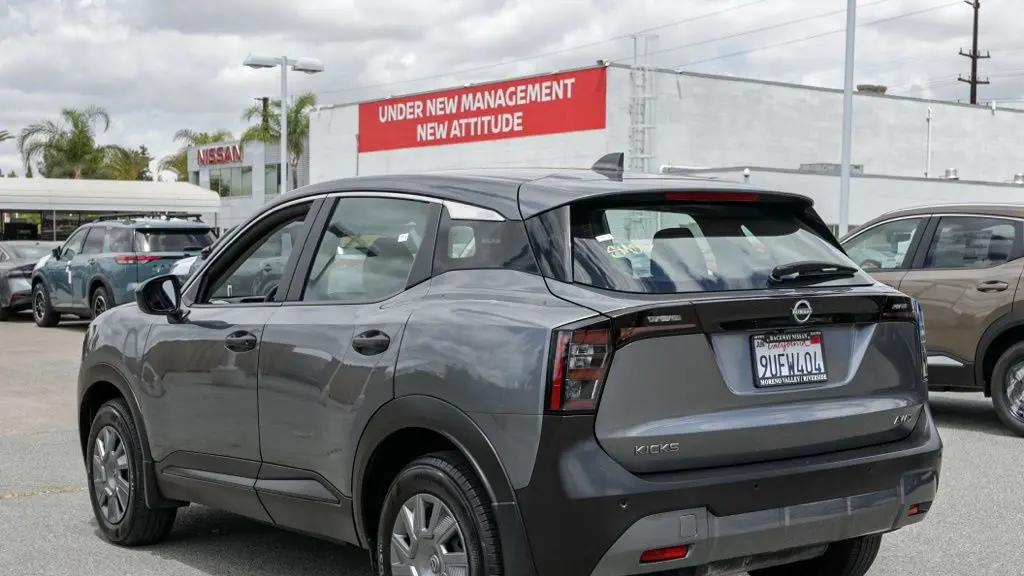 2025 Nissan Kicks S