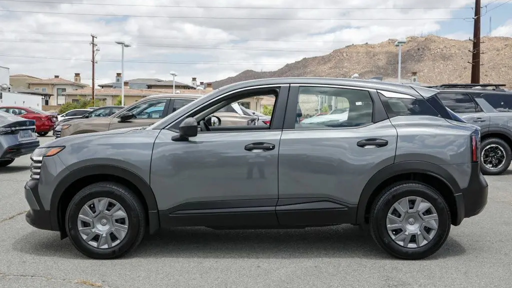2025 Nissan Kicks S