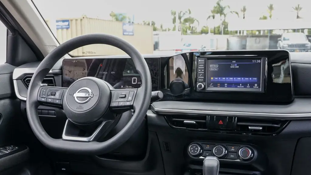 2025 Nissan Kicks S