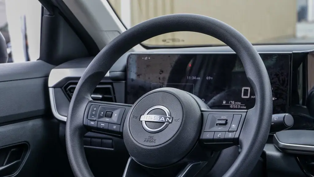 2025 Nissan Kicks S