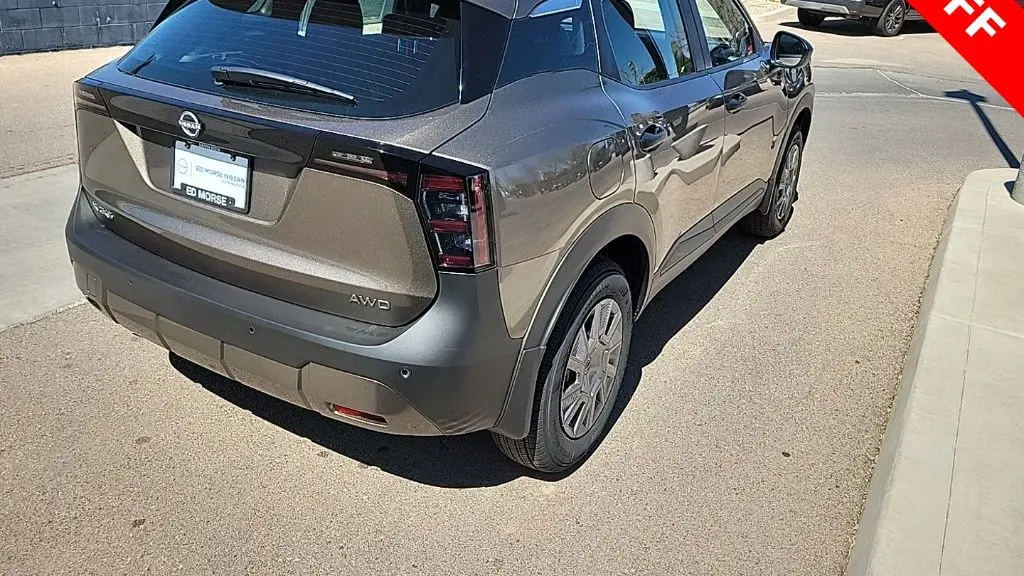 2025 Nissan Kicks S