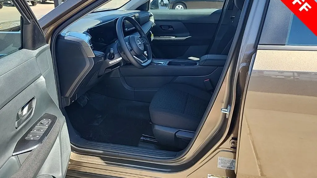 2025 Nissan Kicks S