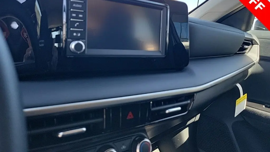 2025 Nissan Kicks S