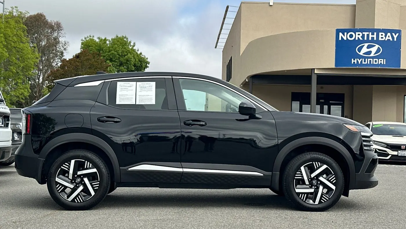 2025 Nissan Kicks SV