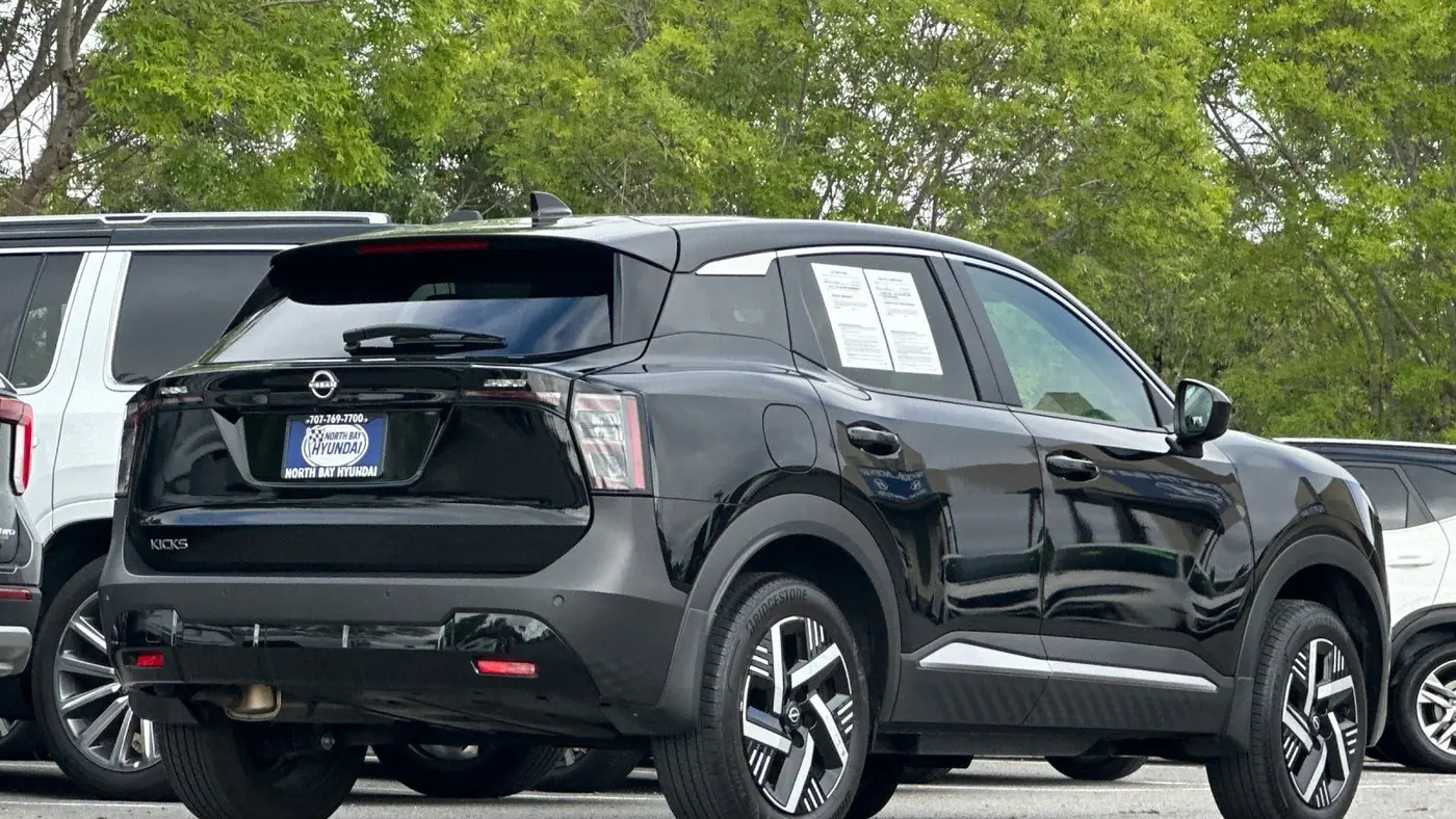2025 Nissan Kicks SV