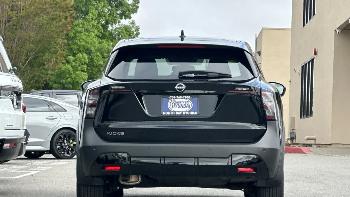 2025 Nissan Kicks SV