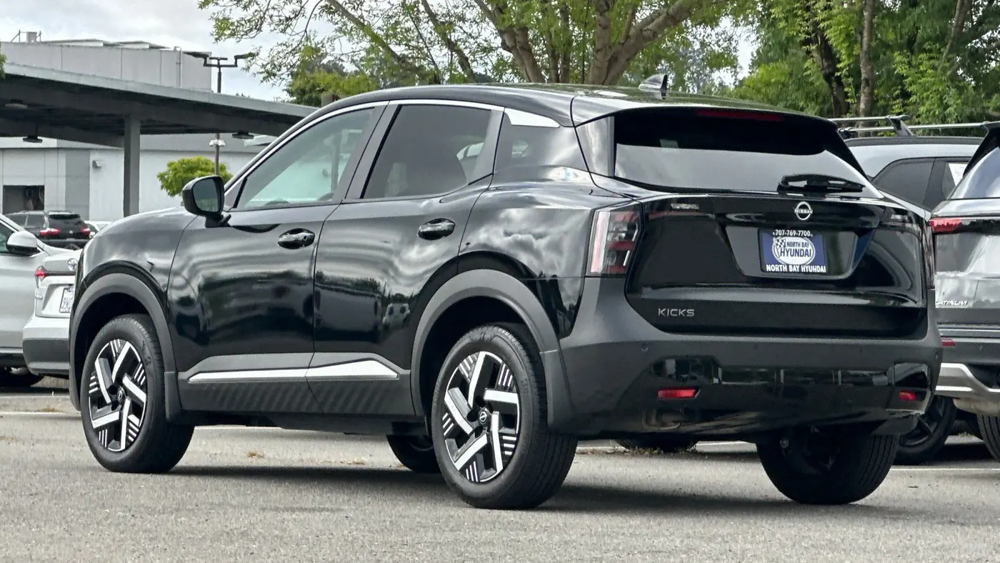 2025 Nissan Kicks SV
