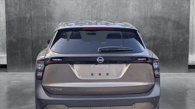 2025 Nissan Kicks SV