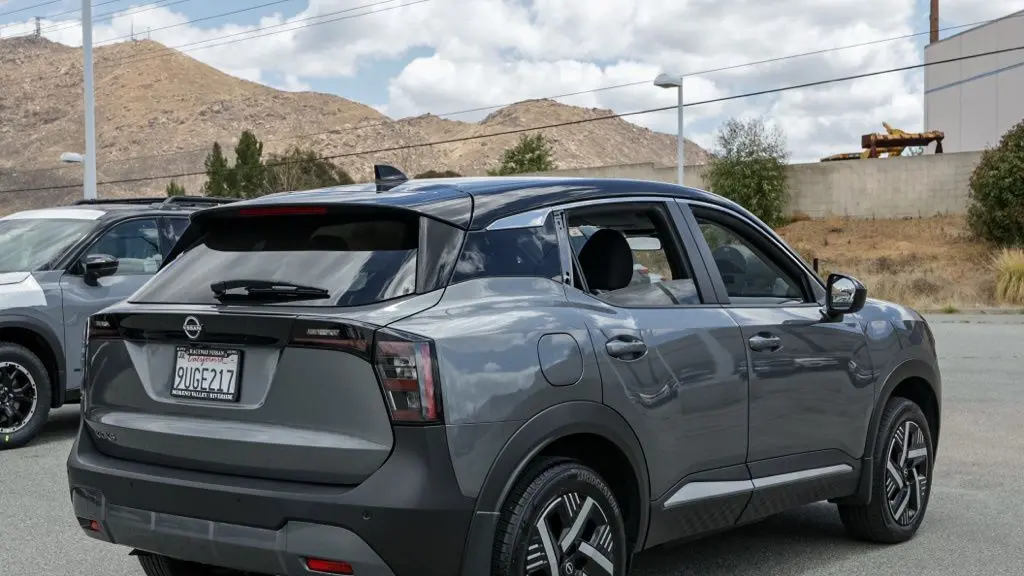 2025 Nissan Kicks SV