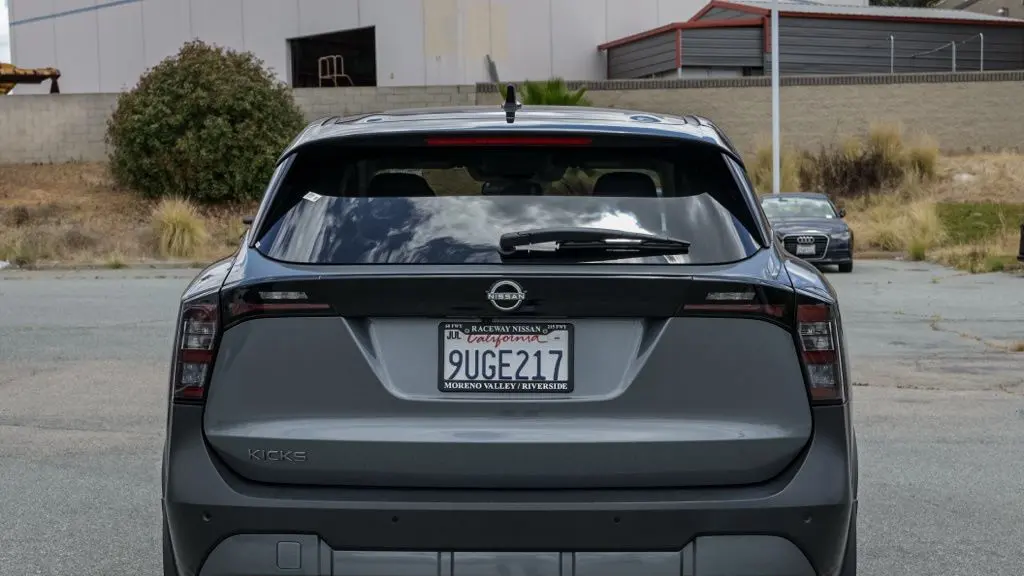 2025 Nissan Kicks SV