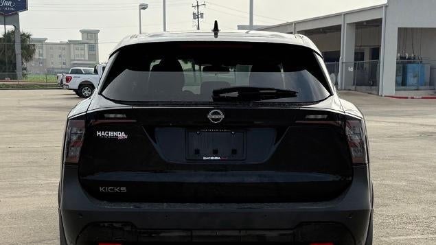 2025 Nissan Kicks SV