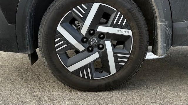 2025 Nissan Kicks SV