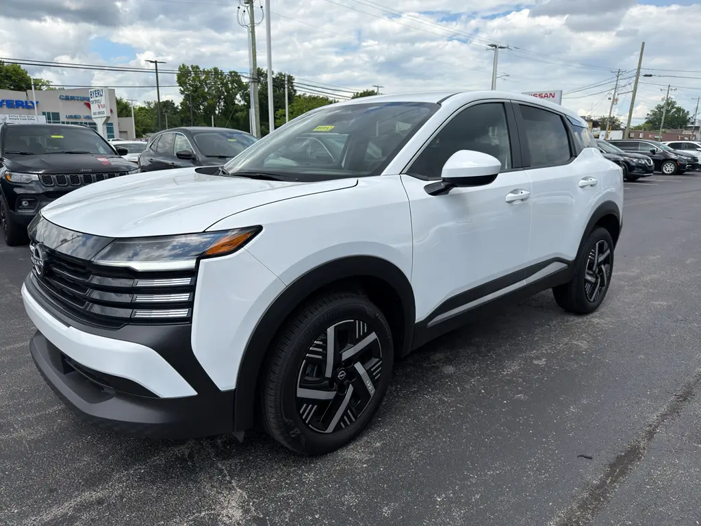 2025 Nissan Kicks - $21,995