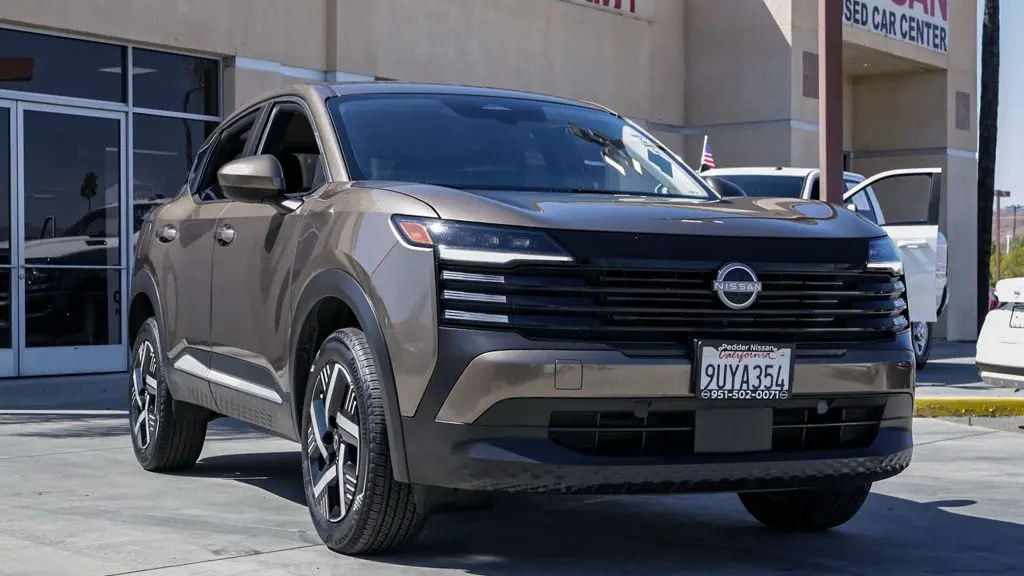 2025 Nissan Kicks SV
