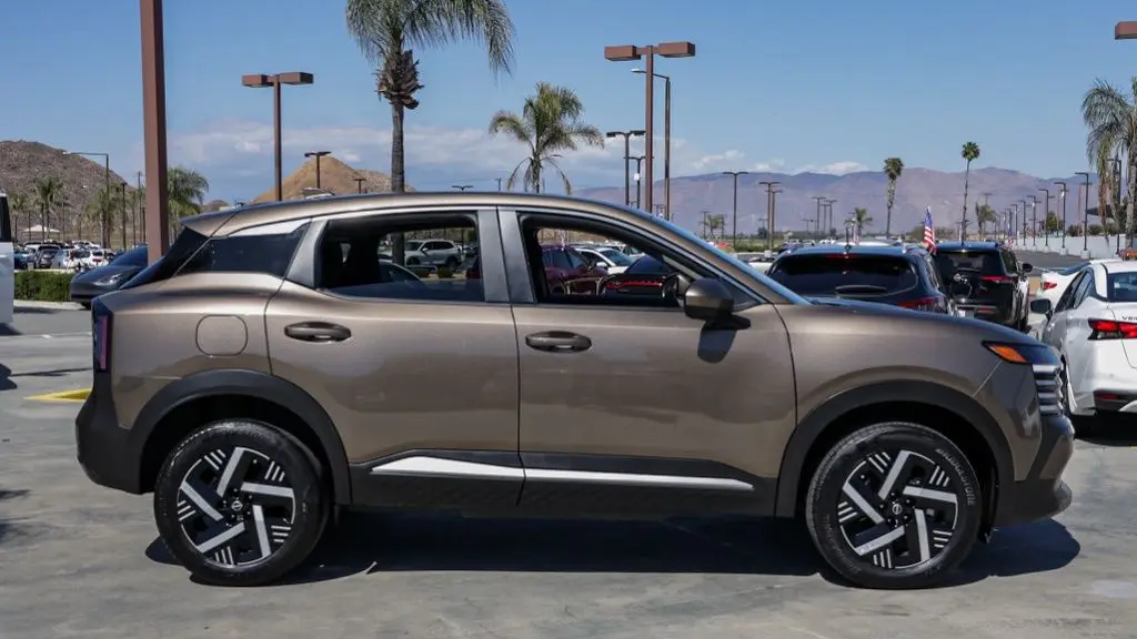 2025 Nissan Kicks SV
