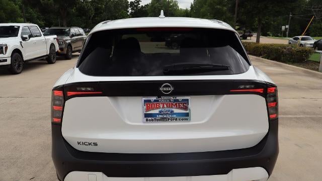 2025 Nissan Kicks SV