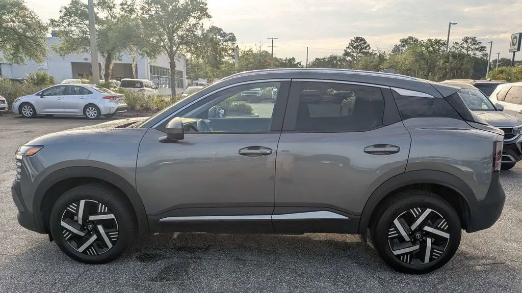 2025 Nissan Kicks SV
