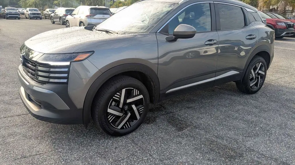 2025 Nissan Kicks SV