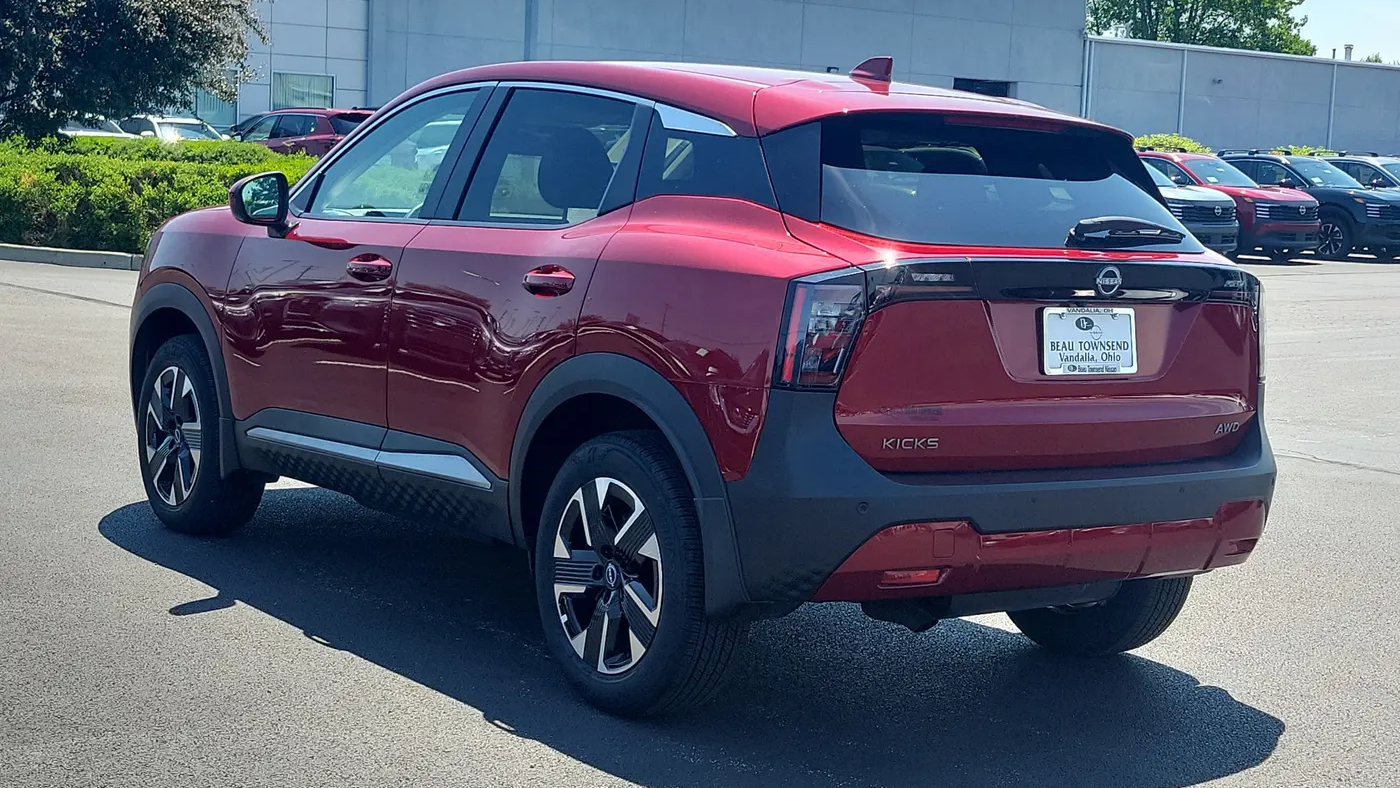 2025 Nissan Kicks SV
