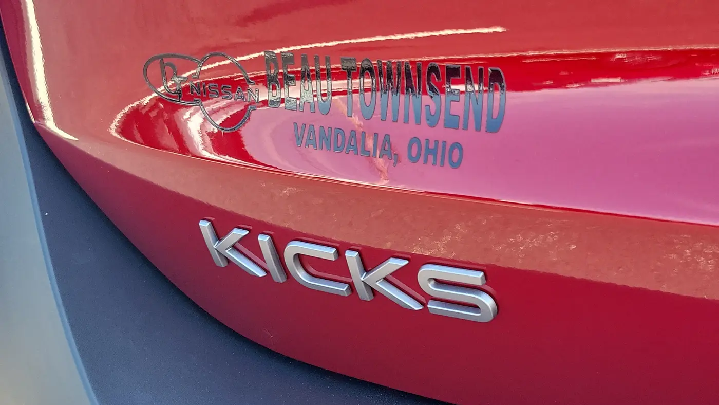 2025 Nissan Kicks SV