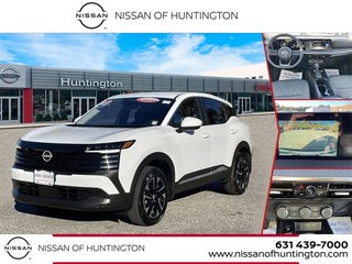 2025 Nissan Kicks with Fresh Powder Exterior