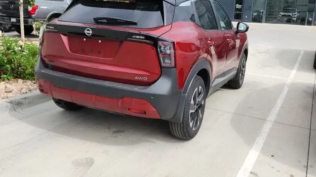 2025 Nissan Kicks SV