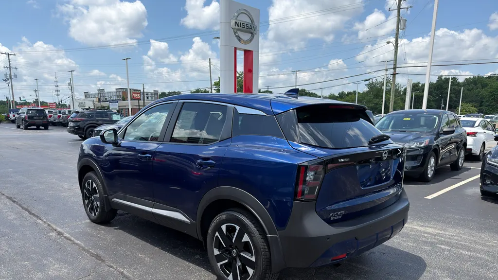 2025 Nissan Kicks SV