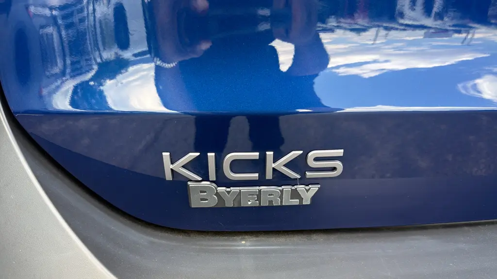 2025 Nissan Kicks SV